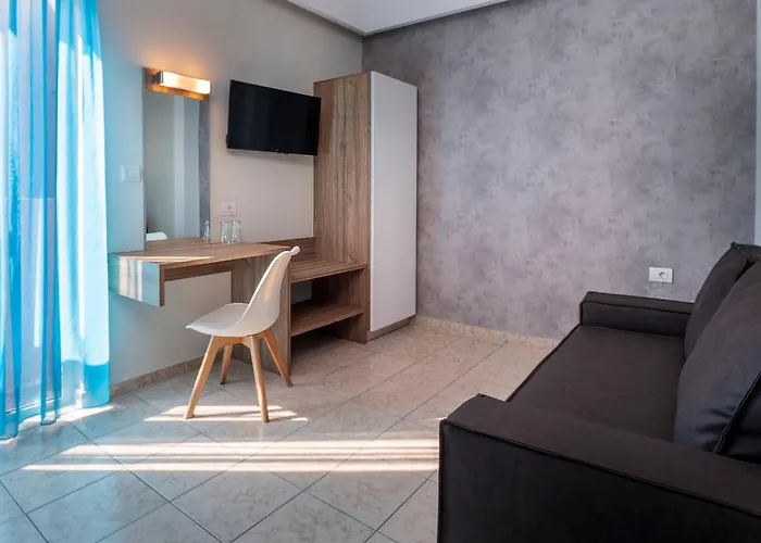 Kos Town hotels near Psalidi Beach