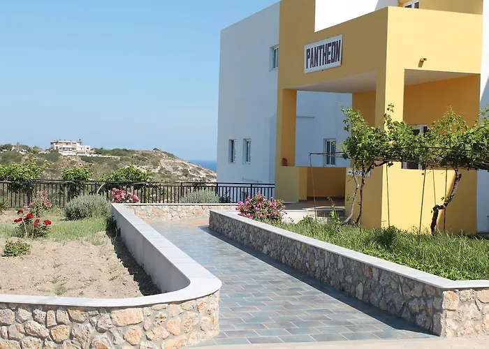 Hotel Pantheon, Kefalos